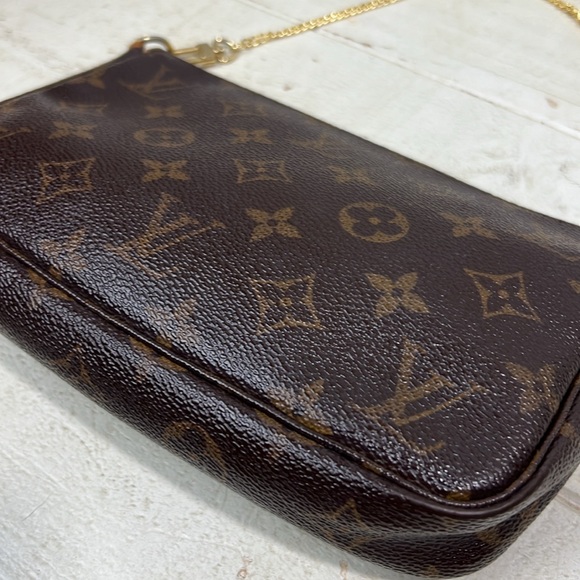 Louis Vuitton Pouch Bag Pochette Monogram - Picture 2 of 16